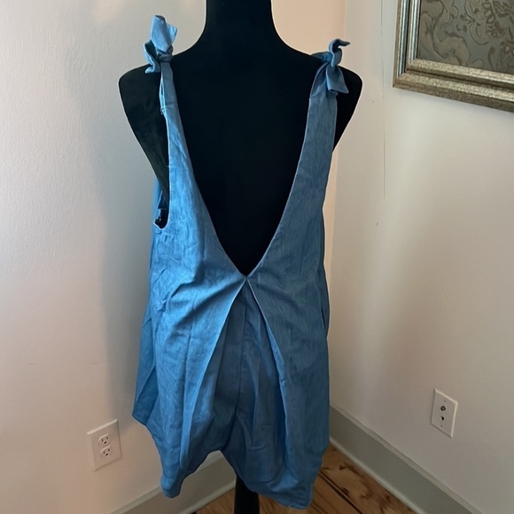 Gianni Bini chambray romper v neck low V back Sz L - Picture 3 of 5